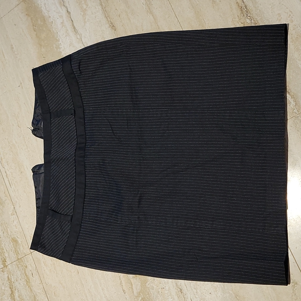 Guess mid skirt